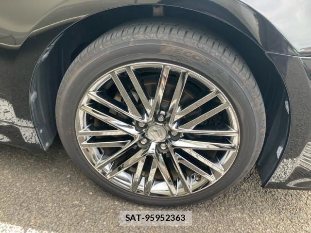 Toyota CROWN SEDAN 2016-01 8561563-7