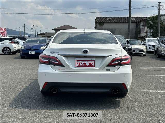 Toyota CROWN SEDAN 2019-03 8561557-15