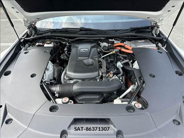 Toyota CROWN SEDAN 2019-03 8561557-17
