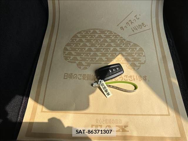 Toyota CROWN SEDAN 2019-03 8561557-18