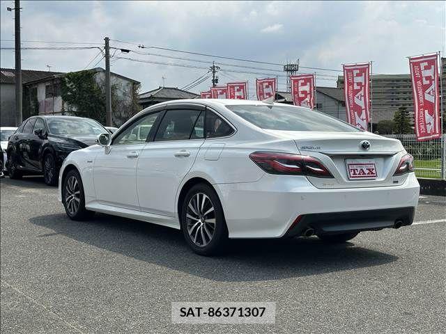 Toyota CROWN SEDAN 2019-03 8561557-2