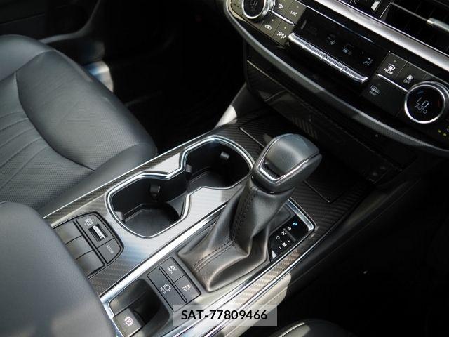 Toyota CROWN SEDAN 2021-07 8561549-25
