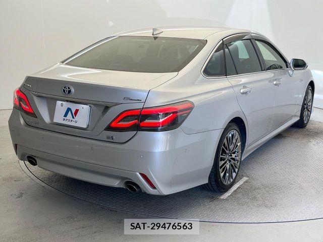 Toyota CROWN SEDAN 2018-12 8561553-16