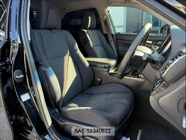 Toyota CROWN SEDAN 2015-11 8561562-10