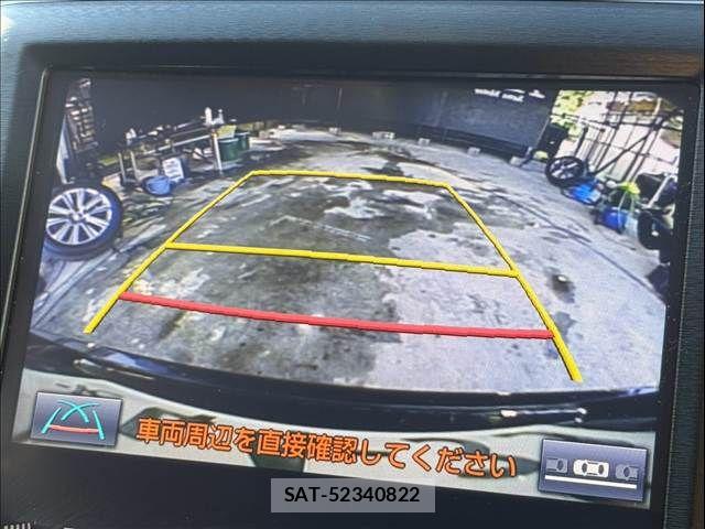 Toyota CROWN SEDAN 2015-11 8561562-13