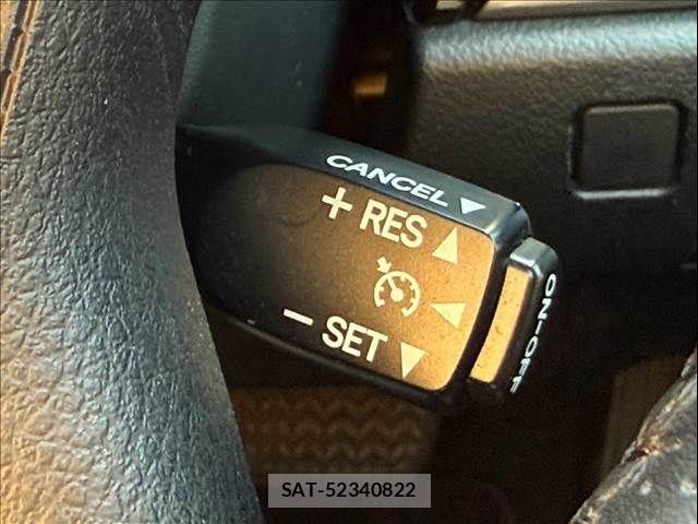 Toyota CROWN SEDAN 2015-11 8561562-15
