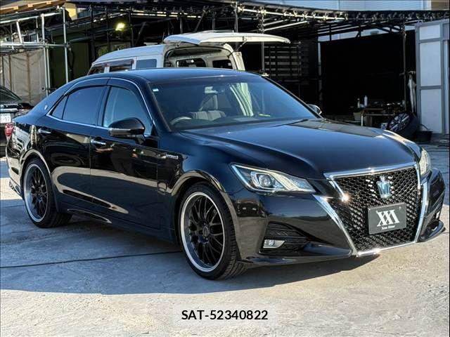 Toyota CROWN SEDAN 2015-11 8561562-3