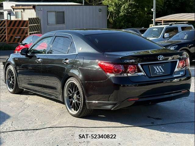 Toyota CROWN SEDAN 2015-11 8561562-5