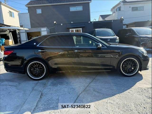 Toyota CROWN SEDAN 2015-11 8561562-8