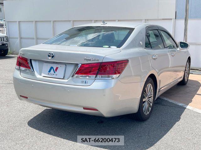 Toyota CROWN SEDAN 2014-07 8561568-15