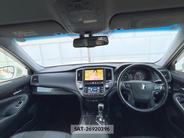 Toyota CROWN SEDAN 2013-12 8561565-1