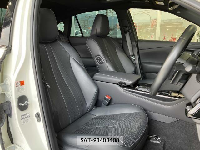 Toyota CROWN SEDAN 2019-09 8561556-14