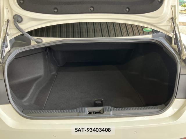Toyota CROWN SEDAN 2019-09 8561556-16