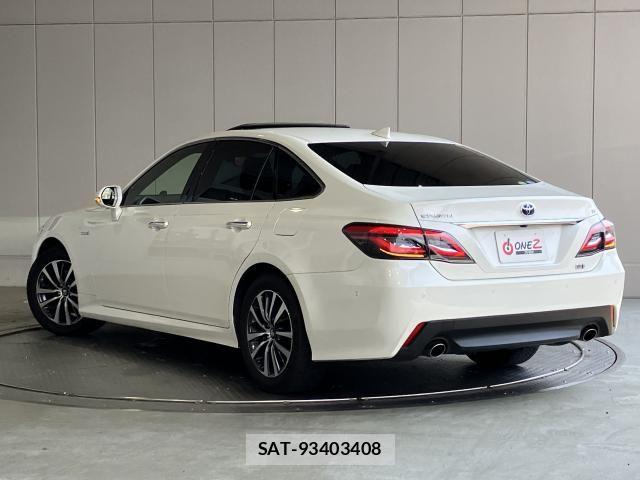 Toyota CROWN SEDAN 2019-09 8561556-24