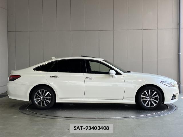 Toyota CROWN SEDAN 2019-09 8561556-25