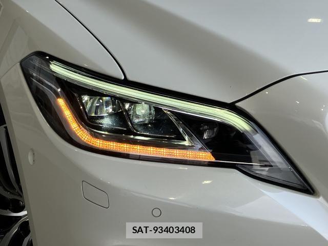 Toyota CROWN SEDAN 2019-09 8561556-29