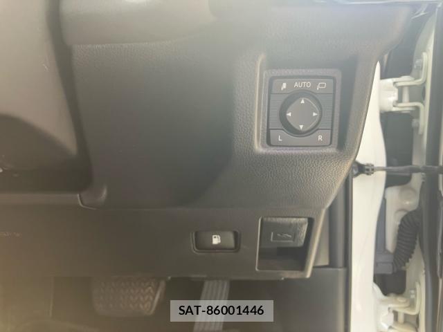 Toyota CROWN SEDAN 2020-07 8561551-12