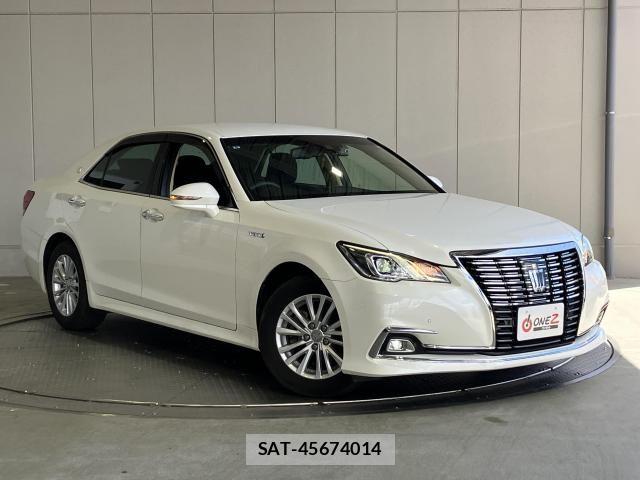 Toyota CROWN SEDAN 2017-06 8561561-0