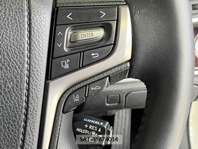 Toyota CROWN SEDAN 2017-06 8561561-15