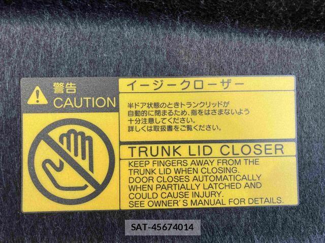 Toyota CROWN SEDAN 2017-06 8561561-21