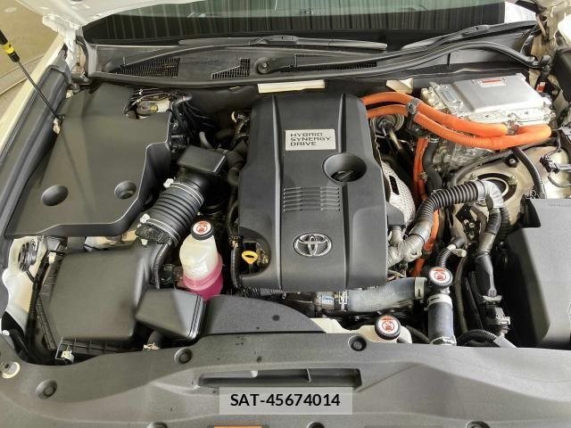 Toyota CROWN SEDAN 2017-06 8561561-22