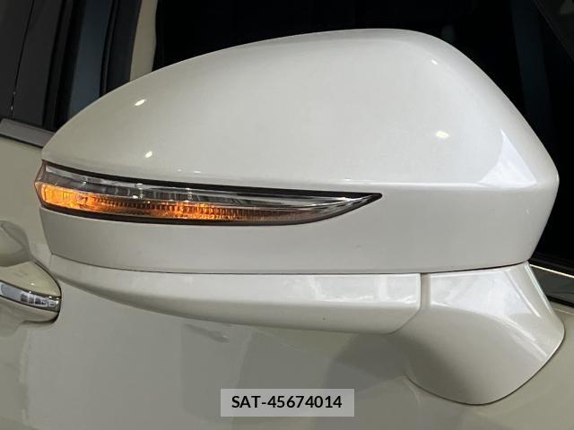 Toyota CROWN SEDAN 2017-06 8561561-4