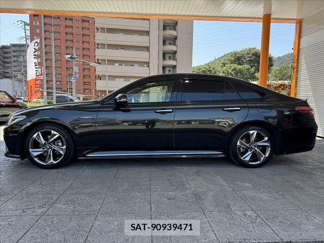 Toyota CROWN SEDAN 2018-07 8561555-11
