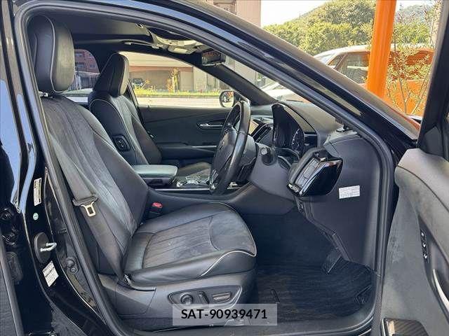 Toyota CROWN SEDAN 2018-07 8561555-15