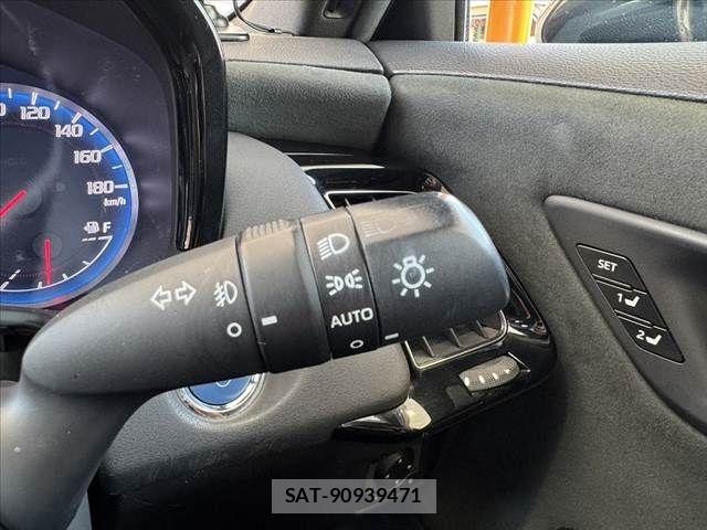 Toyota CROWN SEDAN 2018-07 8561555-27