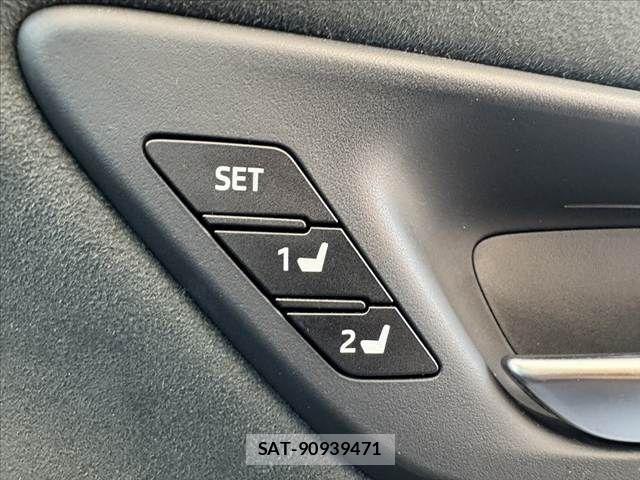 Toyota CROWN SEDAN 2018-07 8561555-29