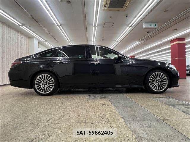 Toyota CROWN SEDAN 2021-07 8561554-15