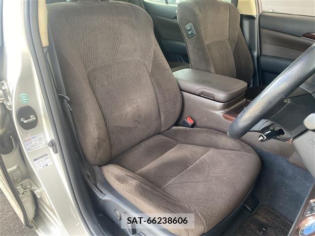 Toyota CROWN SEDAN 2013-09 8561567-12