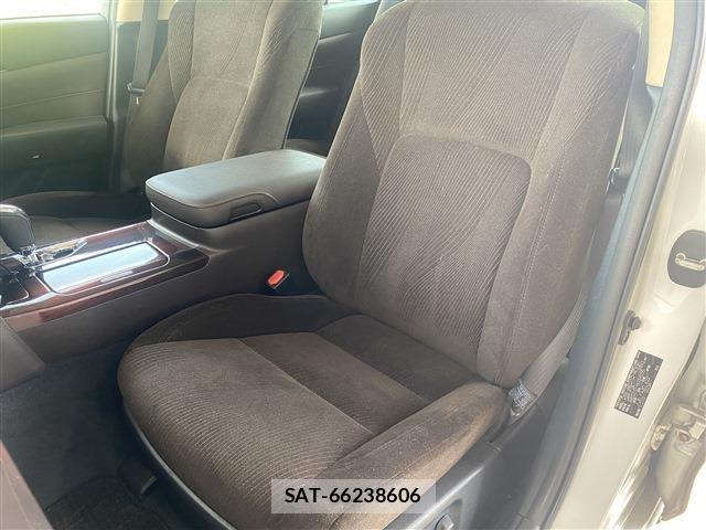 Toyota CROWN SEDAN 2013-09 8561567-16