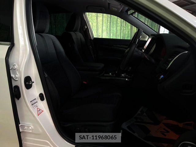Toyota CROWN SEDAN 2015-12 8561558-13