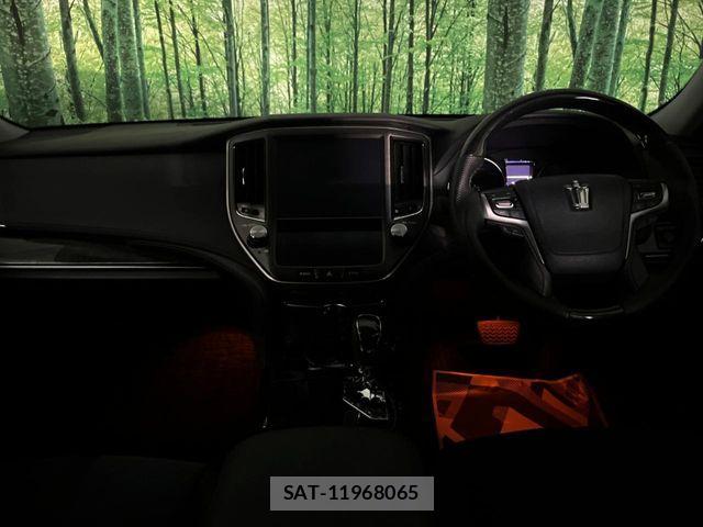 Toyota CROWN SEDAN 2015-12 8561558-1