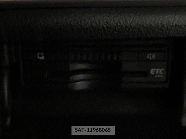 Toyota CROWN SEDAN 2015-12 8561558-6