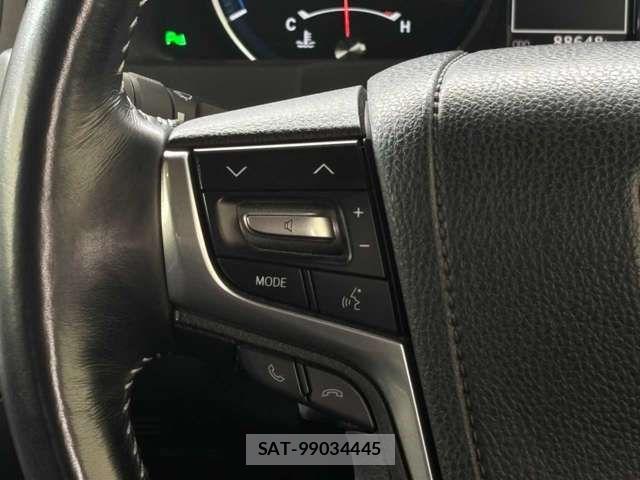 Toyota CROWN SEDAN 2017-10 8561559-3