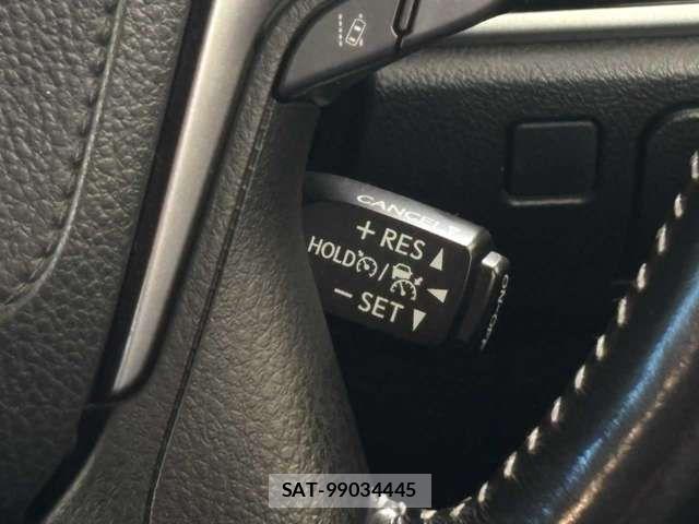 Toyota CROWN SEDAN 2017-10 8561559-5