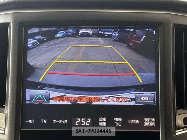 Toyota CROWN SEDAN 2017-10 8561559-7