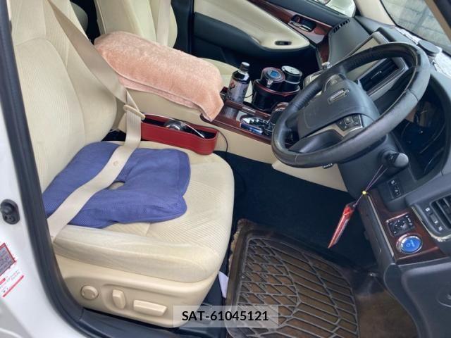 Toyota CROWN SEDAN 2013-11 8561570-13