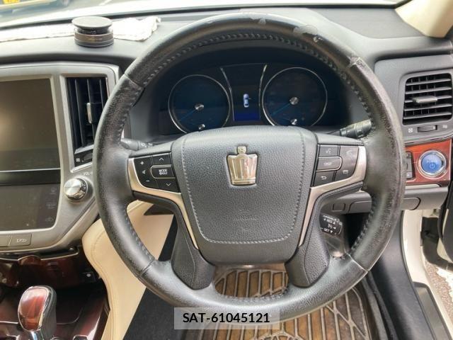 Toyota CROWN SEDAN 2013-11 8561570-15