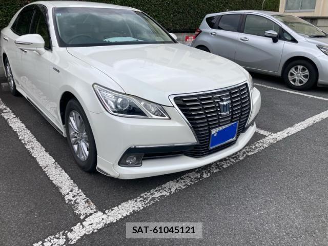 Toyota CROWN SEDAN 2013-11 8561570-1