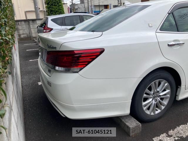 Toyota CROWN SEDAN 2013-11 8561570-2