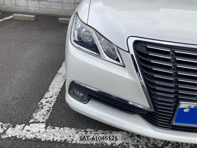 Toyota CROWN SEDAN 2013-11 8561570-4