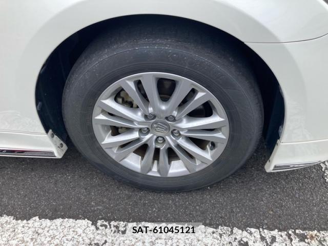 Toyota CROWN SEDAN 2013-11 8561570-5