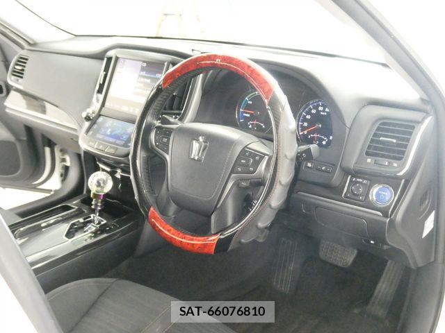 Toyota CROWN SEDAN 2015-07 8561564-16
