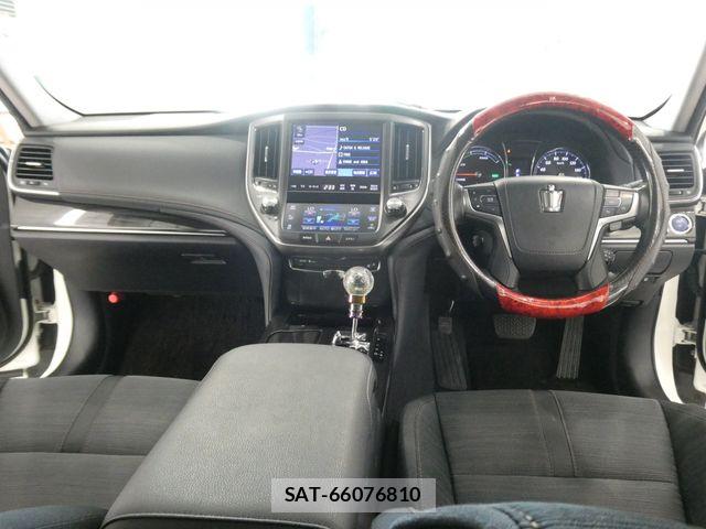 Toyota CROWN SEDAN 2015-07 8561564-2