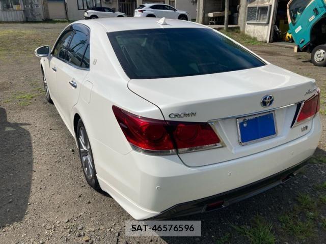 Toyota CROWN SEDAN 2013-06 8561569-1