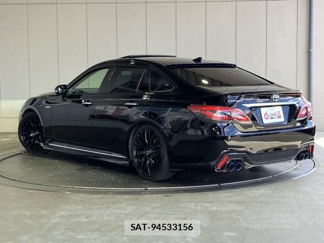 Toyota CROWN SEDAN 2018-07 8561550-2
