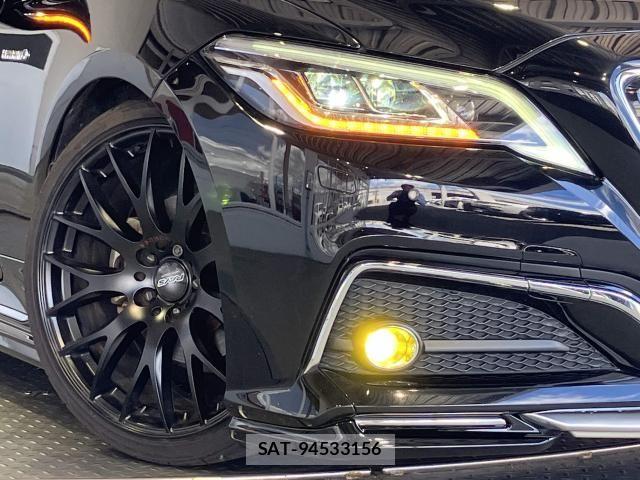 Toyota CROWN SEDAN 2018-07 8561550-4